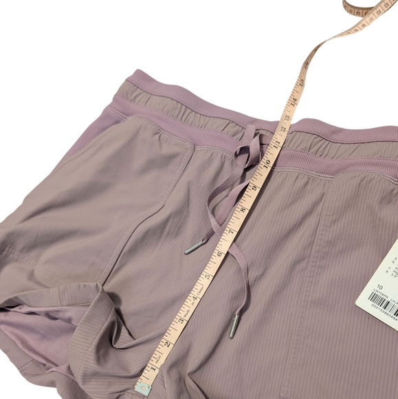 Lululemon Dance Studio High-Rise Short Lined 3.5" Lavender Lux Size 10 NWT - Picture 7 of 10